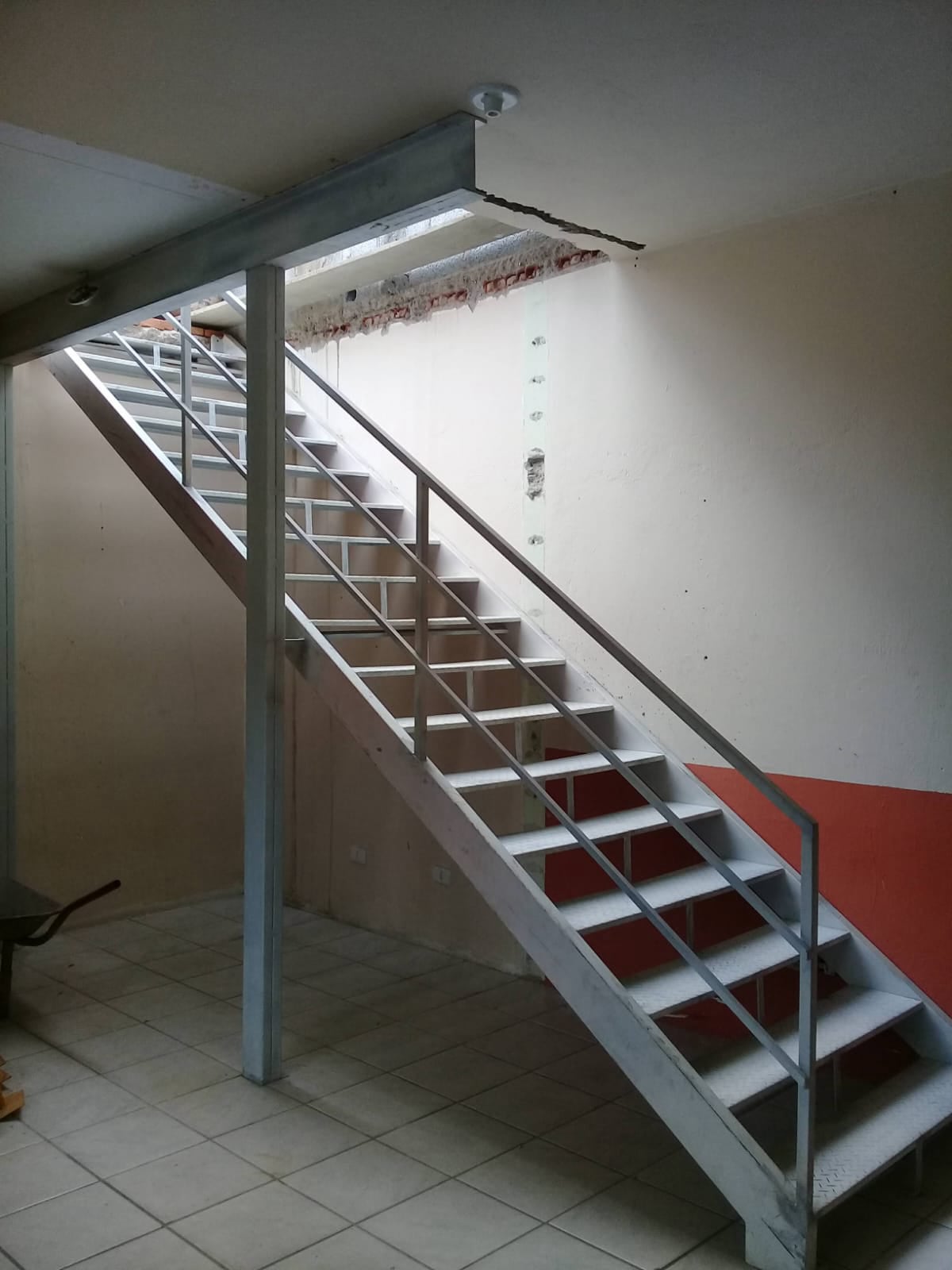 serralheria, estruturas metálicas, portões em Atibaia e Região